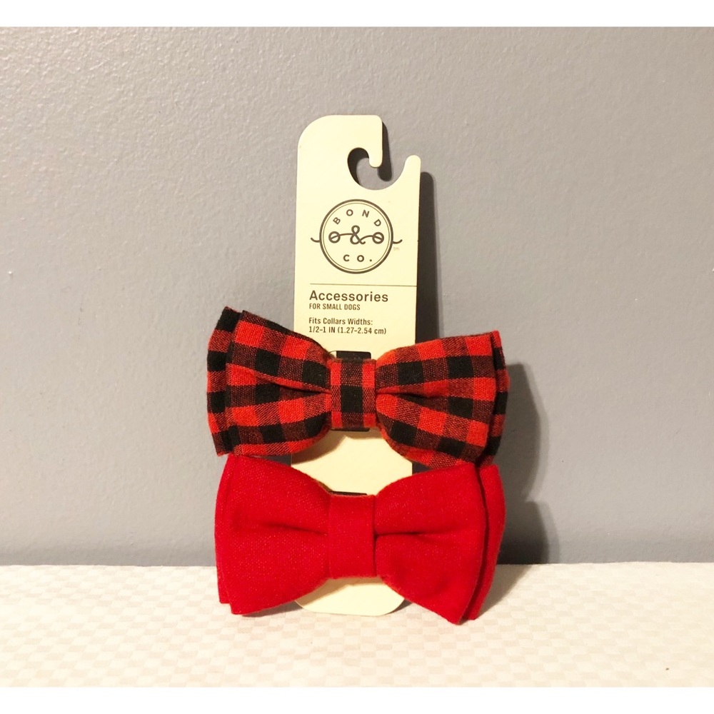 ☀️2 Pc Bond & Co Dog Bow Tie Set